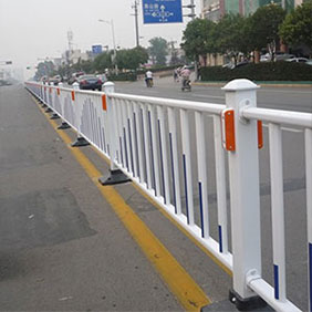 1.噴塑鋅鋼道路護(hù)欄