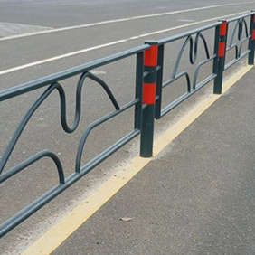 14.異型定做道路護(hù)欄