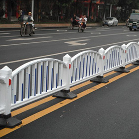 2.PVC道路護(hù)欄2